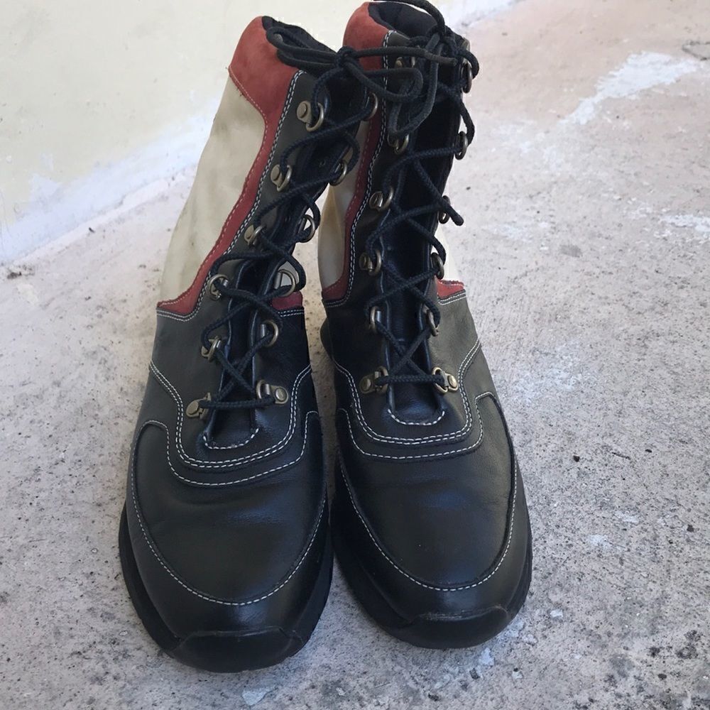 Timberland Boots - Picture 2 of 8
